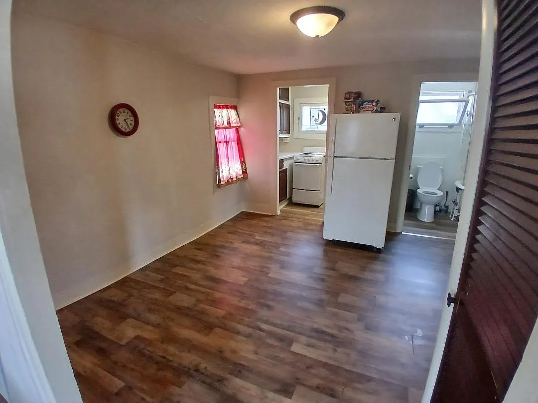 Building Photo - 314 Elm St #312