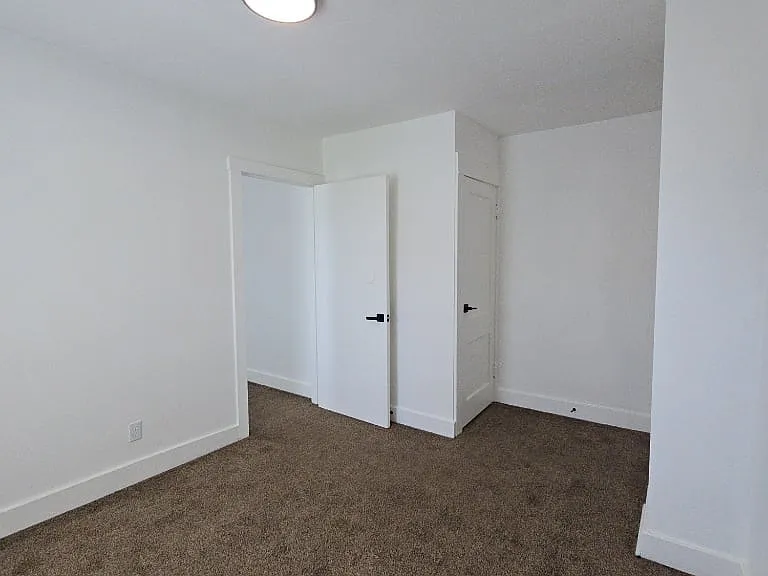 1715 Mack Ave — Photo 9