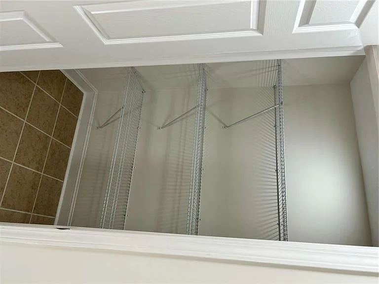 4642 Elmhurst Dr — Photo 11