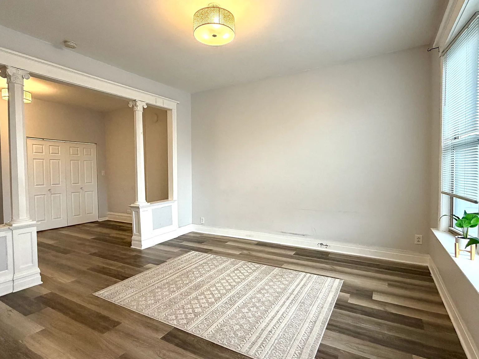 3 bed, 1200 sqft, $2,390 — Photo 2