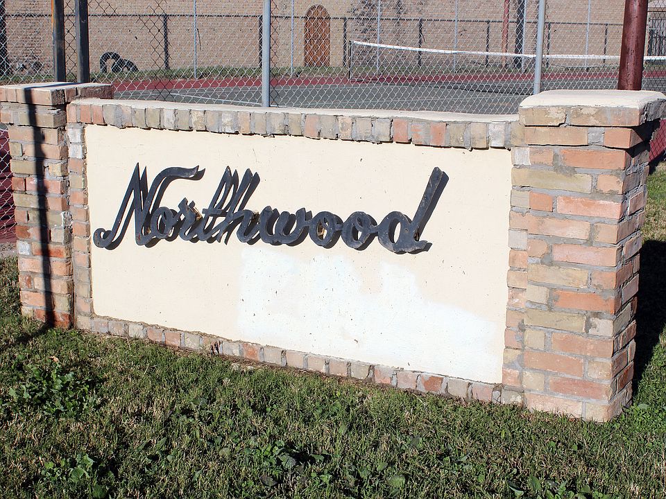 1st image of 7 Northwood Dr