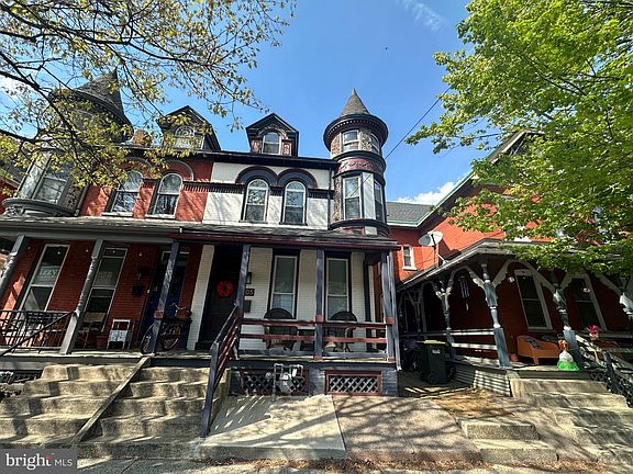 3rd image of 305 W Lemon St