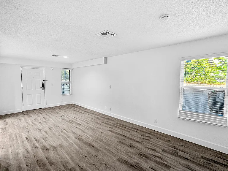1000 Navaho Dr — Photo 32