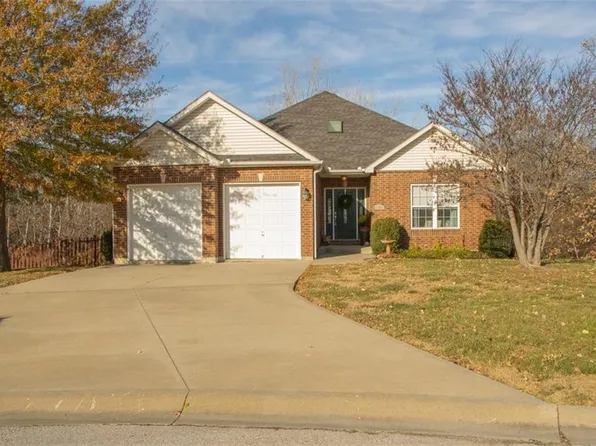 1202 Nottingham Dr, Warrensburg, MO 64093