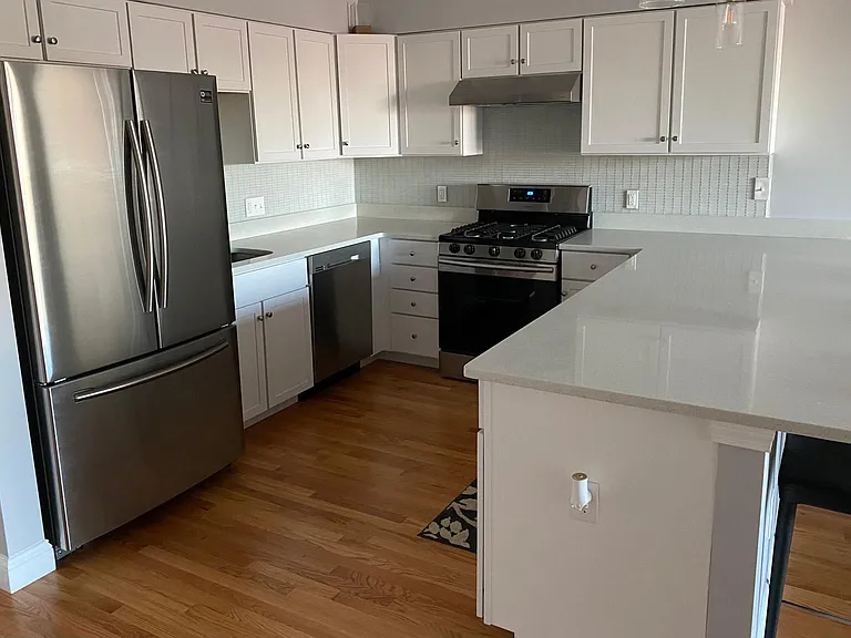 15 Guild St #403 — Photo 4