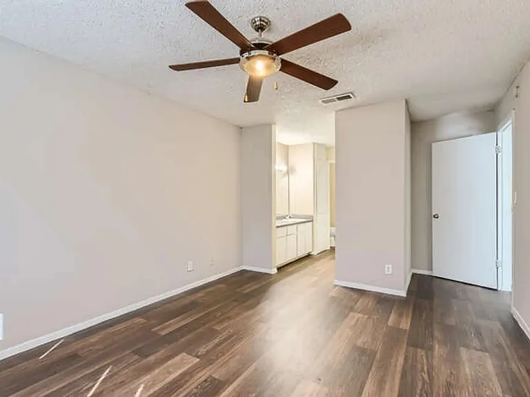 Hillside Place — Photo 9