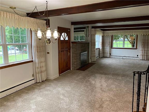 4th image of 1354 Greensburg Pike
