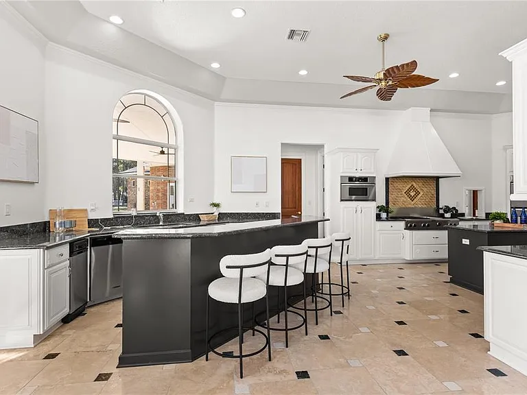 1501 Lake Markham Rd — Photo 34