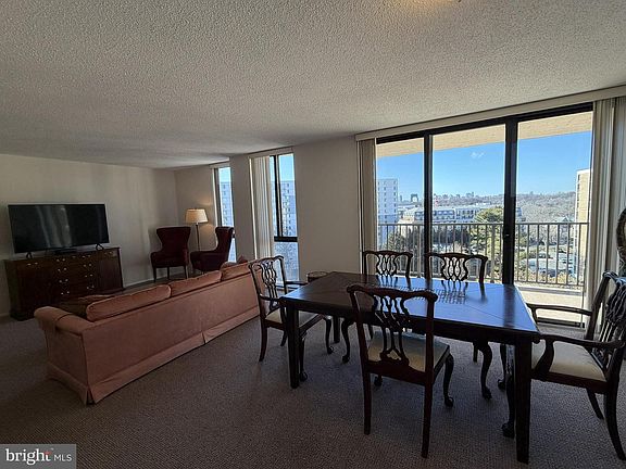3rd image of 6800 Fleetwood Rd APT 1002