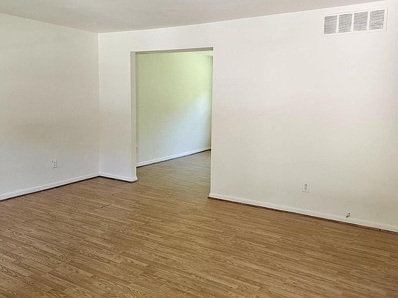 5th image of 254 Cedarmere Cir