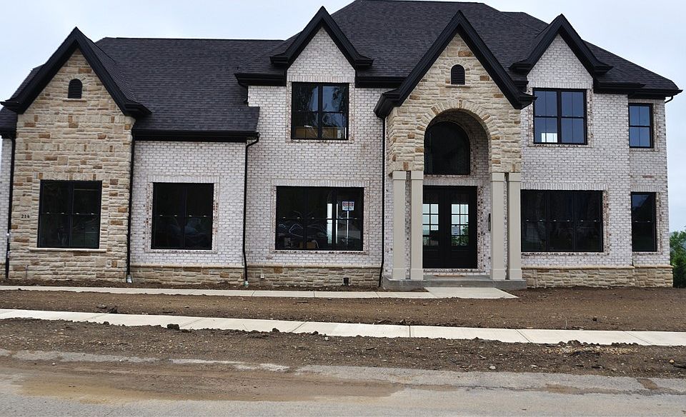 1st image of 214 Falcon Ln