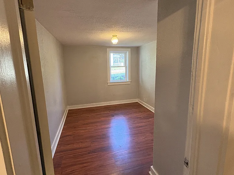 602 E Danaher St #1 — Photo 4