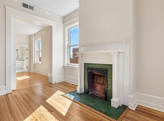 5th image of 610 Broadway St Unit 201