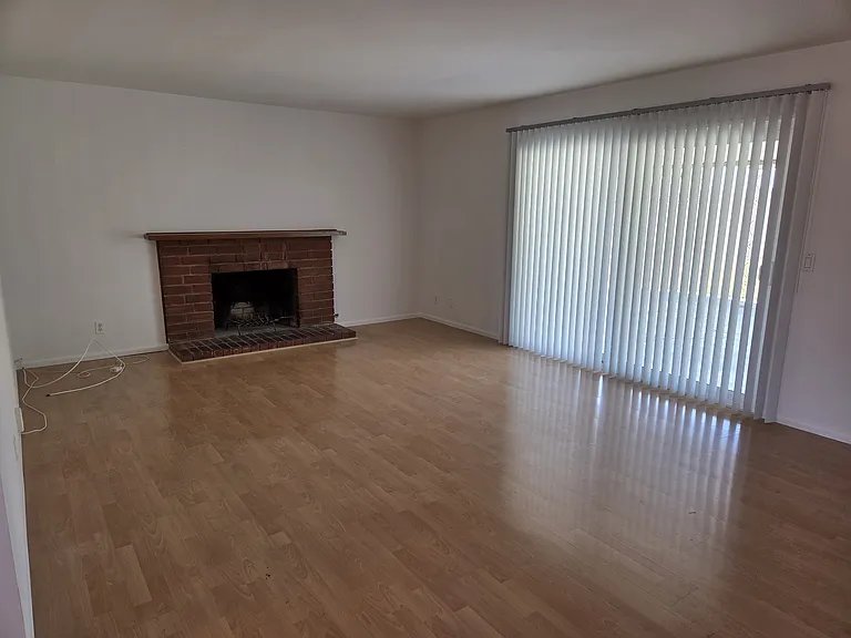 16020 Washburn St — Photo 2