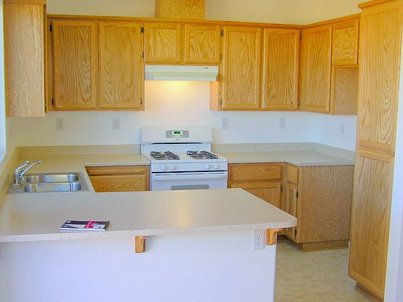 5th image of 2187 Roberta Ave