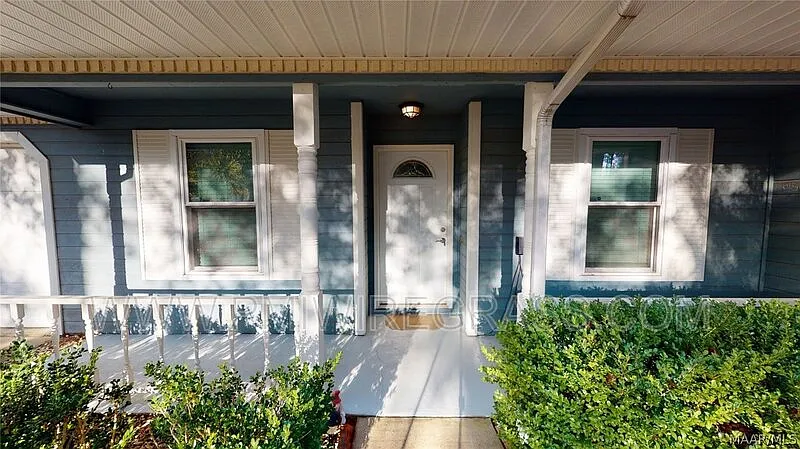 3 bed, 2.0 bath, 1180 sqft, $1,550 — Photo 2