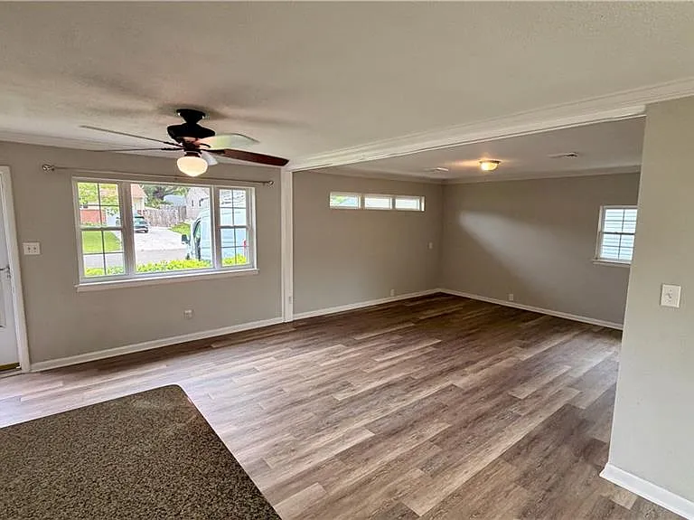 3217 Florence St — Photo 3
