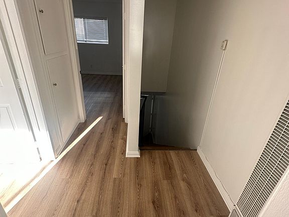5th image of 4114 W 118th St APT B