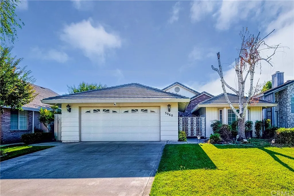 3060 Aspen St photo 1
