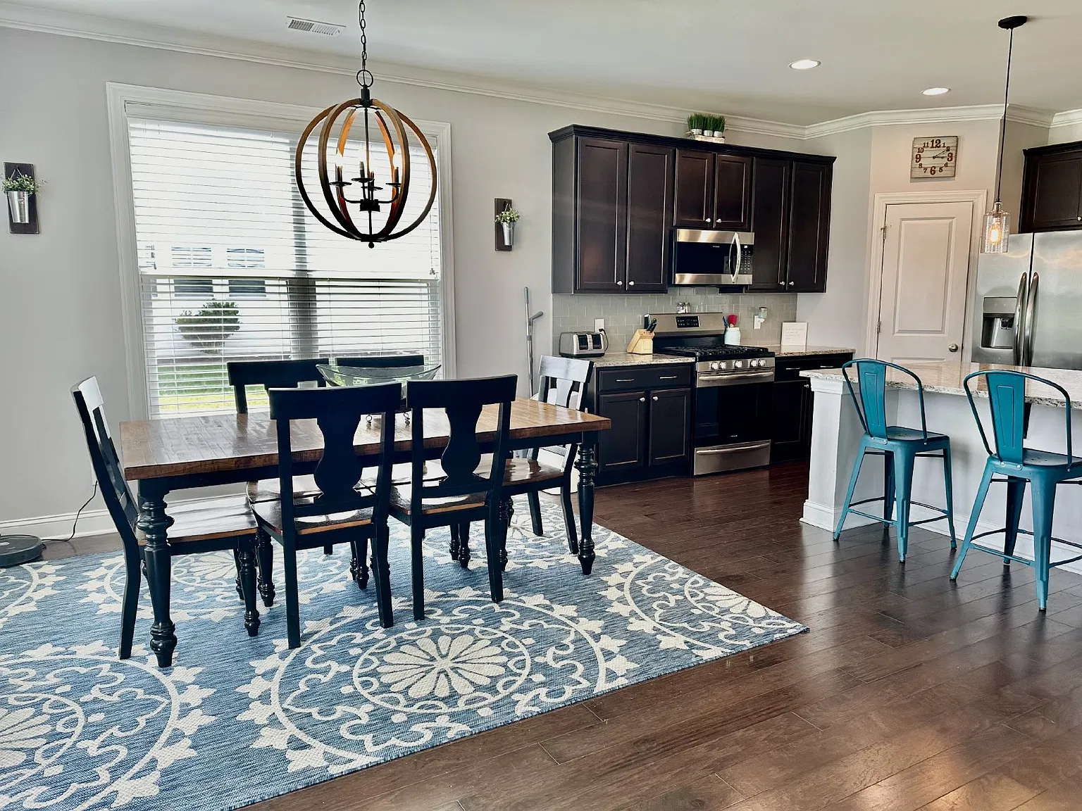3 bed, 2.5 bath, 2289 sqft, $2,850 — Photo 3