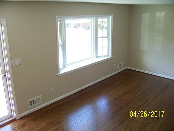 5th image of 918 Lauderdale Ave