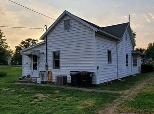 1207 Archer Ave, Marshall, IL 62441