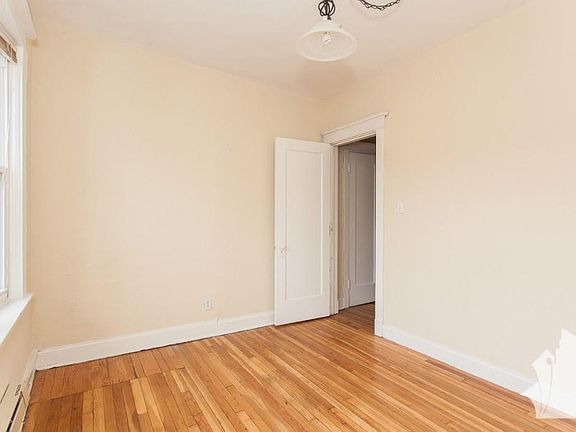 5th image of 4421 N Wolcott Ave #One