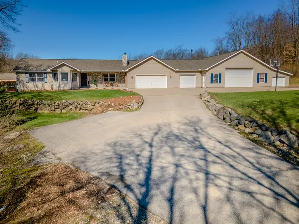 2470 Whites Bridge Rd, Lowell, MI 49331