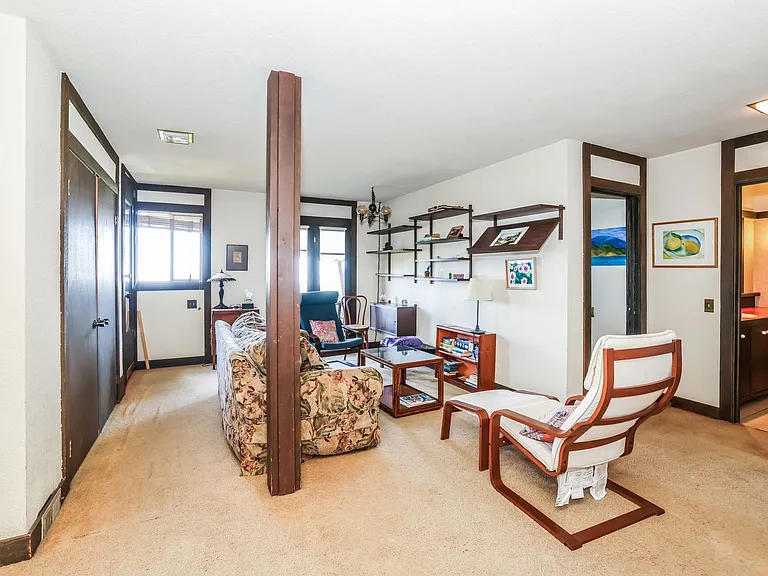 1021 Keith Ave — Photo 4