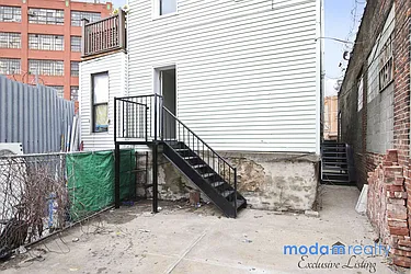 Rented by Moda Realty