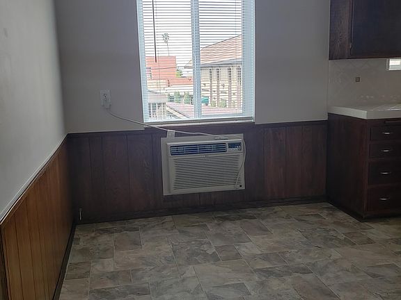 3rd image of 420 Arden Ave APT F