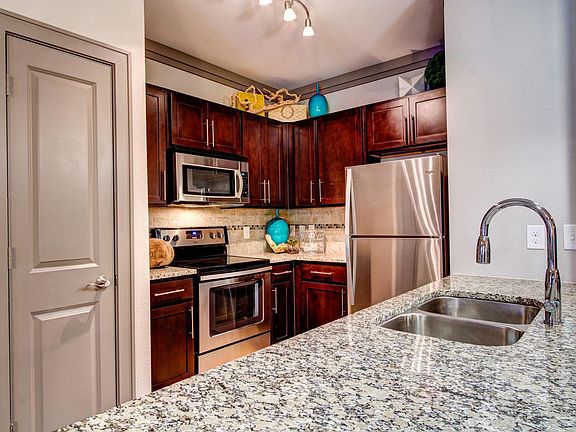 5th image of 3101 Rise Dr #3458
