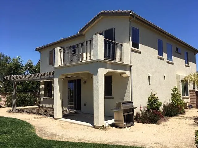 11276 Laurelcrest Dr — Photo 2