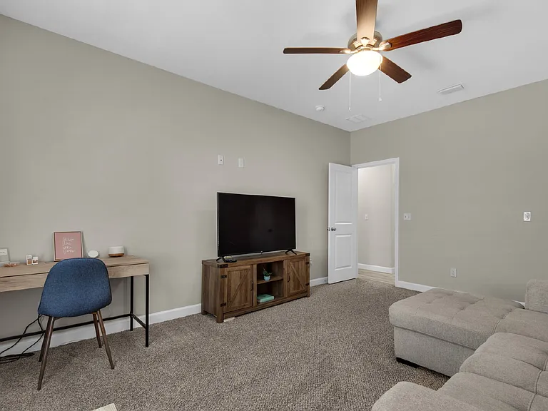 66 Brenda Ln — Photo 20