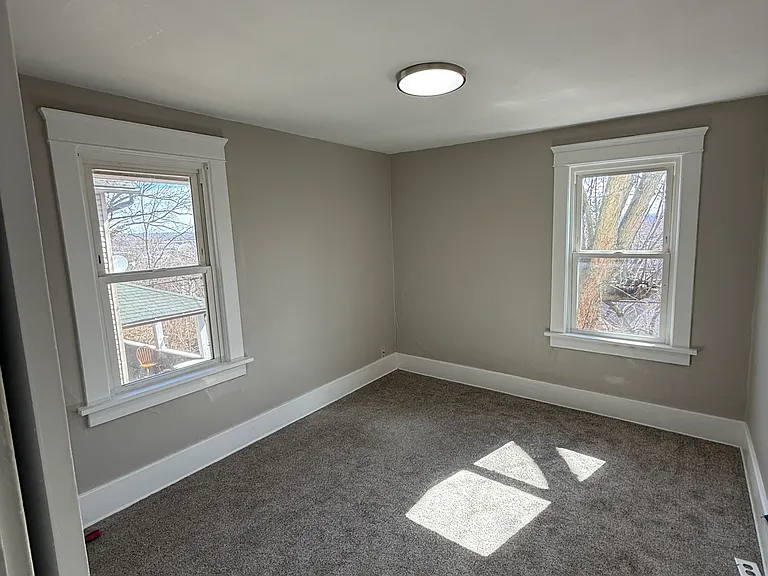 683 Sharon St — Photo 6