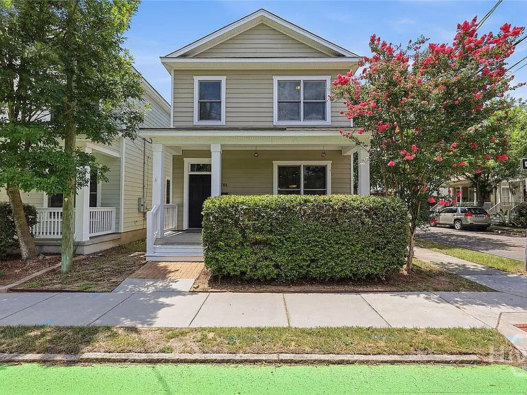 1701 Lincoln St — Photo 1