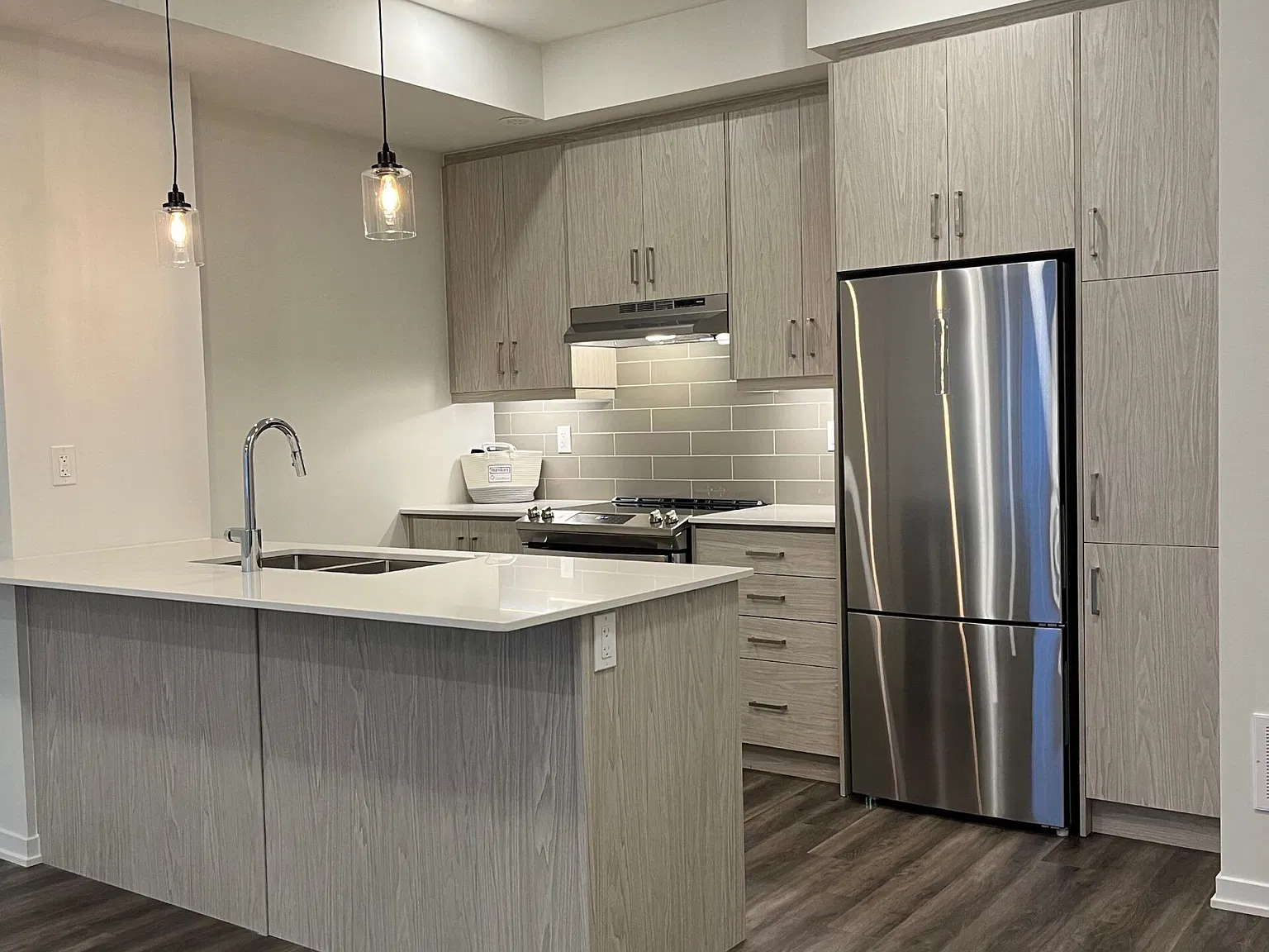 3 bed, $3,350 — Photo 3