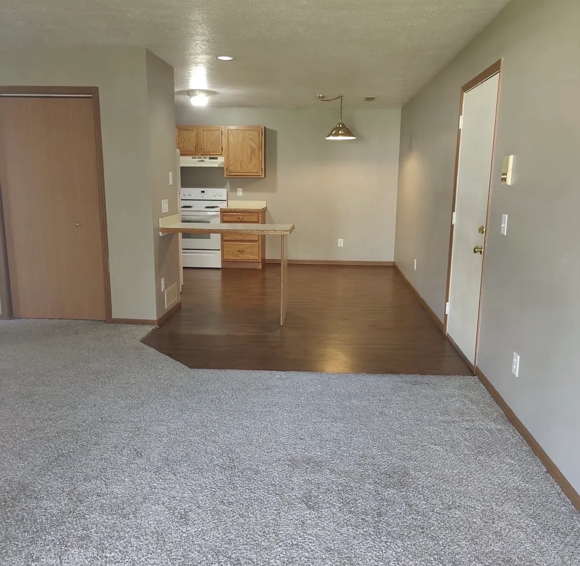 2 bed, $1,095 — Photo 2