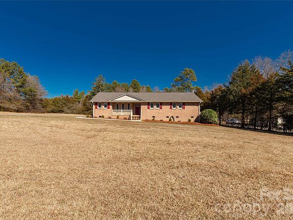 3rd image of 3879 Flat Creek Rd