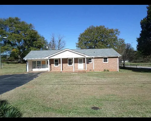 1641 Campton Rd Photo 1
