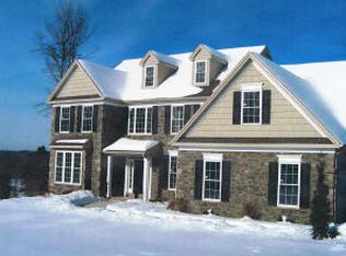18 Windy Dr, Shavertown, PA 18708