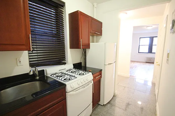 Rented by Dynamik Realty | media 25