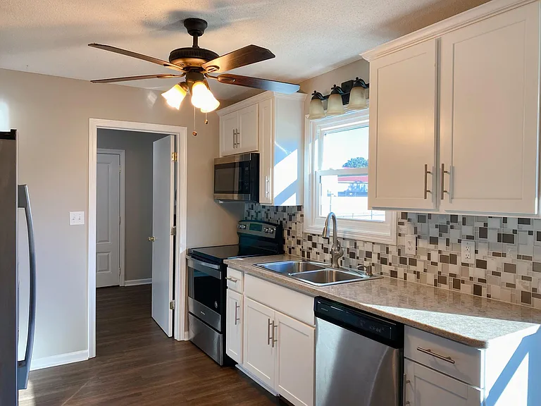 1046 Bobcat Dr — Photo 4