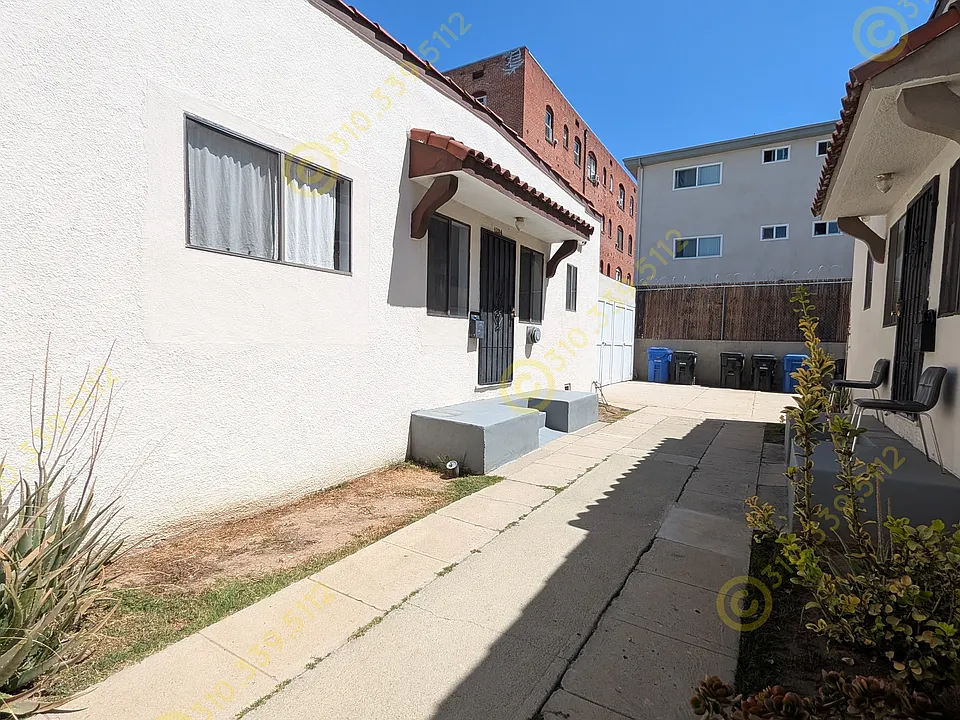 1234 N Kenmore Ave