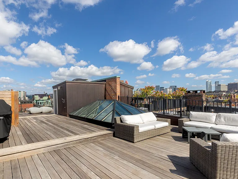 135 Commonwealth Ave #Penthouse 7/8 — Photo 37