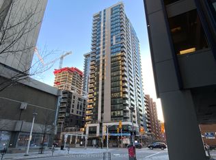 340 Queen St #2511, Ottawa, ON K1R 0G1