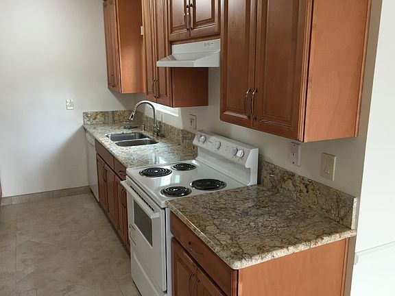 2nd image of 1807 Fremont Ave #3