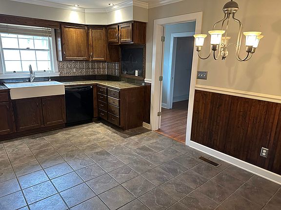 5th image of 750 Riverview Dr