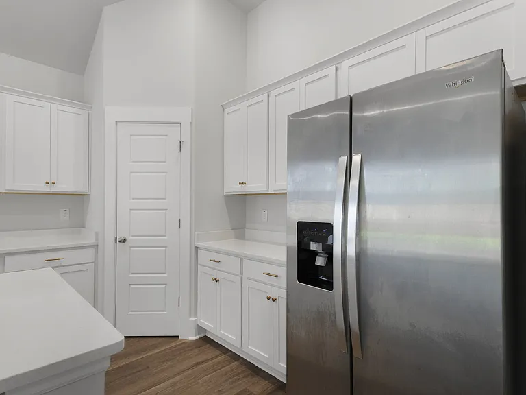 322 Whalebone Ave — Photo 17