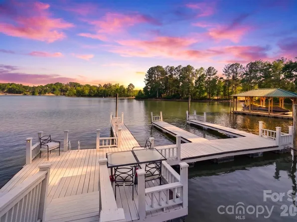 19 Heron Cove Loop #B, Hickory, NC 28601